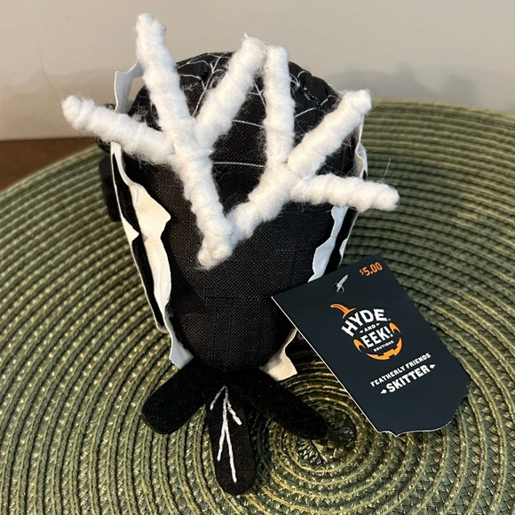 New! 2024 SKITTERS Target Hyde n Eek Featherly Friends the Spider Bird Halloween - Picture 6 of 7